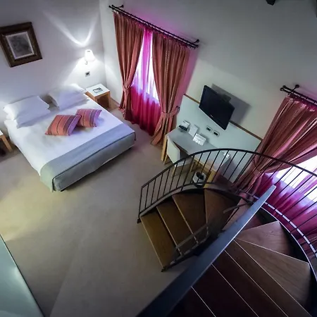 Relais Rocca Civalieri Hotel 4*